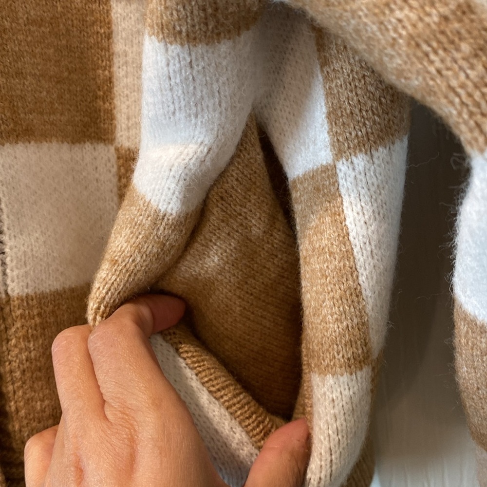 Vici Tan and white cardigan - Picture 7 of 9